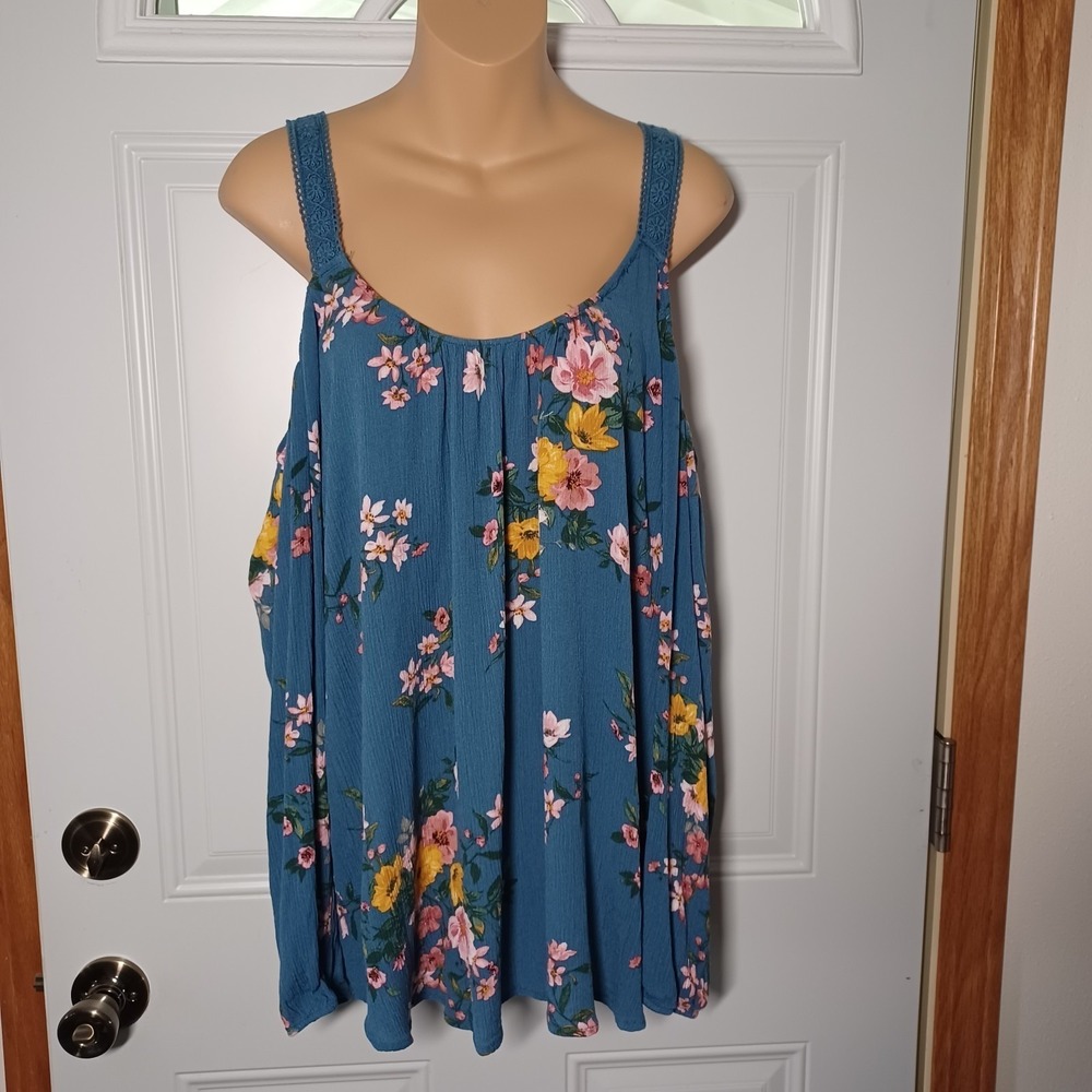 Torrid Size 0 (L) Flowy Blue Floral Cold Shoulder  Crinkle Lace Top Cottagecore